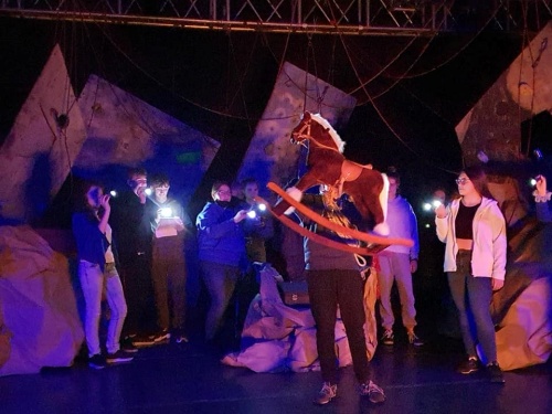 Młodzi artyści Jedynki na scenie teatralnej