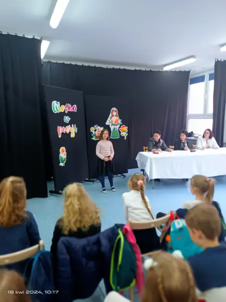 Zdjęcie uczestników konkursu recytatorskiego