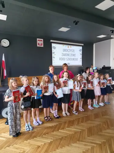 Zdjęcie z apelu na zakończenie roku szkolnego