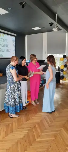 Zdjęcie z apelu na zakończenie roku szkolnego