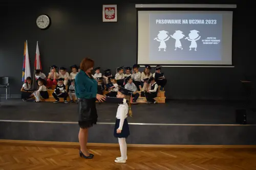 Zdjęcie z pasowania uczniów