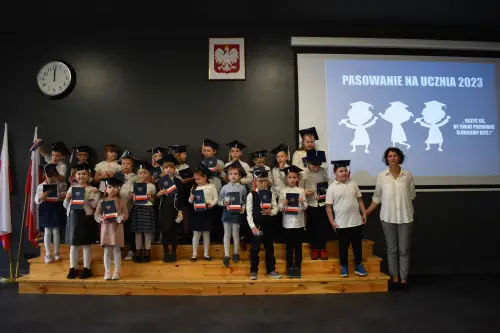 Zdjęcie z pasowania uczniów