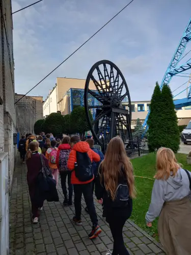 Zdjęcie uczniów podczas wycieczki do kopalni