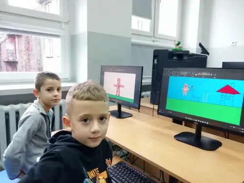 Zdjęcie z zabawy z misiami