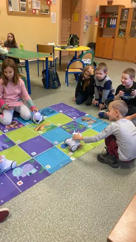 Zdjęcia z zajęć w sali Laboratorium Przyszłości