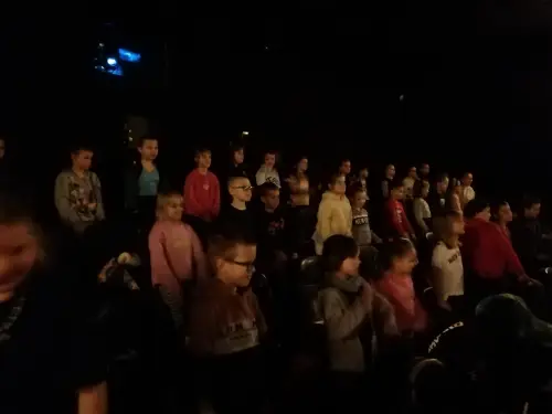 Zdjęcie z lekcji w kinie
