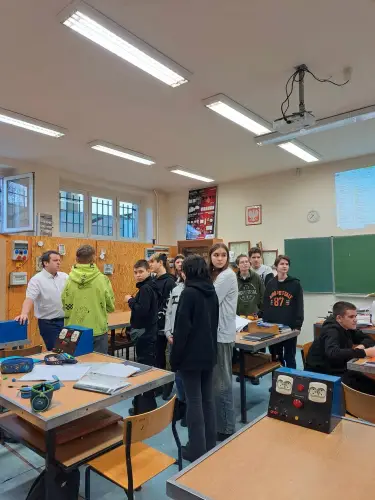 Zdjęcie wizyty uczniów w ramach projektu