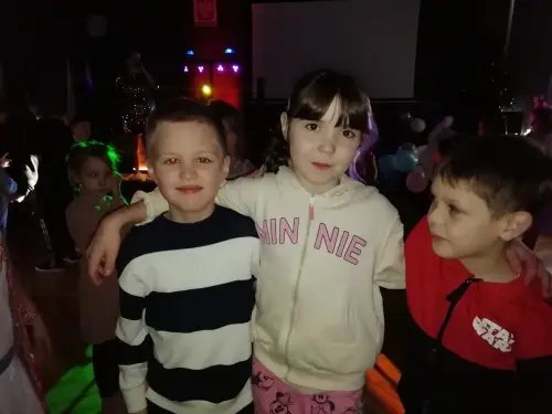 Zdjęcie dzieci na balu