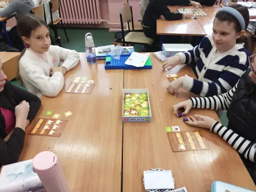 Zdjęcie z zabawy z planszówkami