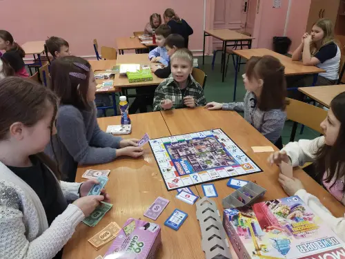 Zdjęcie z zabawy z planszówkami