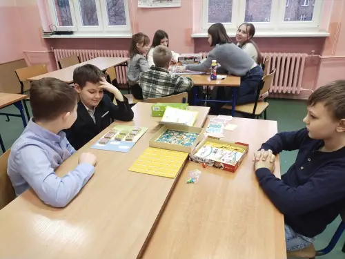 Zdjęcie z zabawy z planszówkami