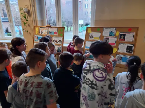 Zdjęcie z obchodów Dnia Nauki w Jedynce