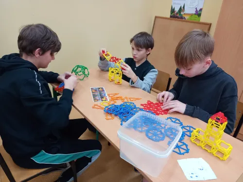 Zdjęcie ze szkolnych obchodów Dnia Matematyki