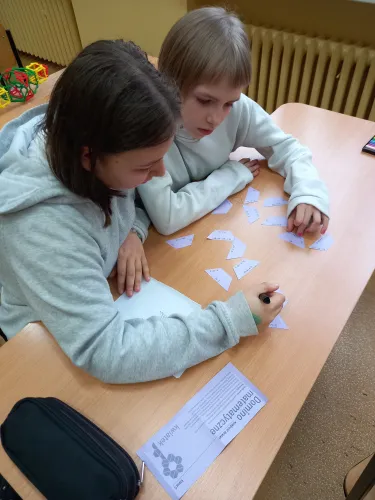 Zdjęcie ze szkolnych obchodów Dnia Matematyki