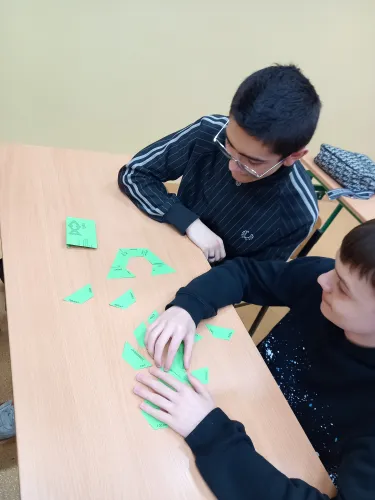 Zdjęcie ze szkolnych obchodów Dnia Matematyki