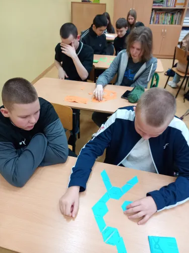 Zdjęcie ze szkolnych obchodów Dnia Matematyki