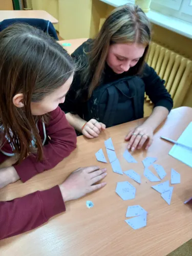 Zdjęcie ze szkolnych obchodów Dnia Matematyki