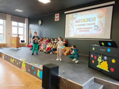 Zdjęcie z wizyty przedszkolaków w ramach Dni Otwartych